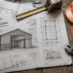 hangar aménagé en maison avec plans et outils